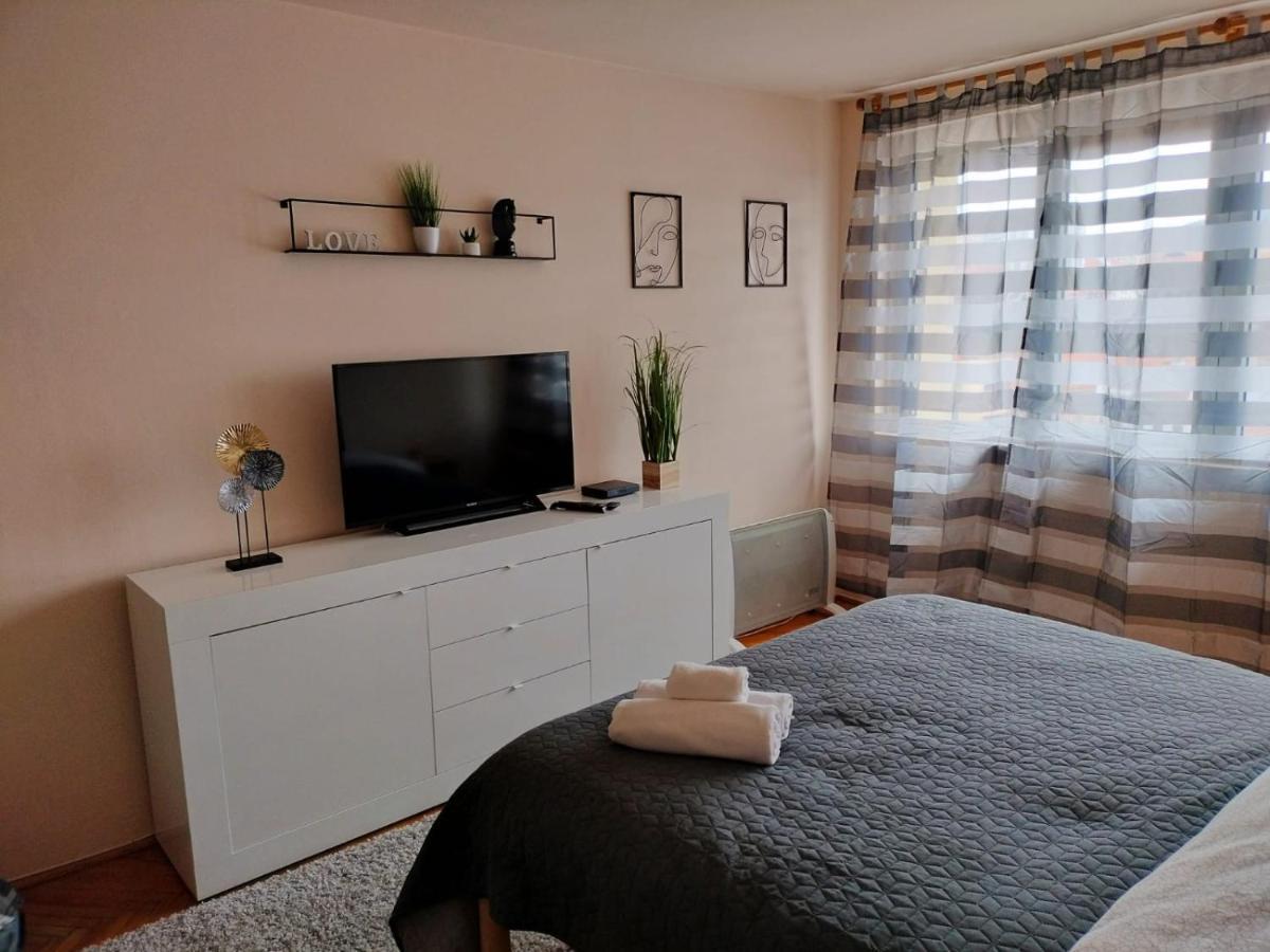 Nexus Center Apartment Miercurea Ciuc Exterior photo